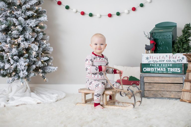 Bright Eyes | Holiday Mini Session