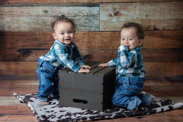 Valle Twins Cake Smash | Meridian Photographer